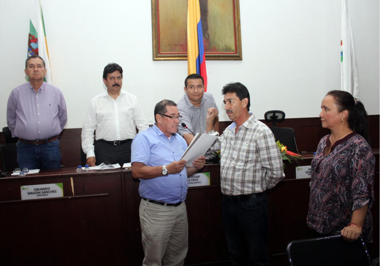 El Presidente del año 2019 William González y la segunda Vicepresidenta Clara Inés Vega, para el periodo 1 de enero al 31 diciembre 2019.